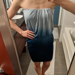 Strapless blue gradient dress with pockets